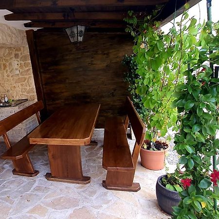 Holiday Home Jakov ビビニェ エクステリア 写真