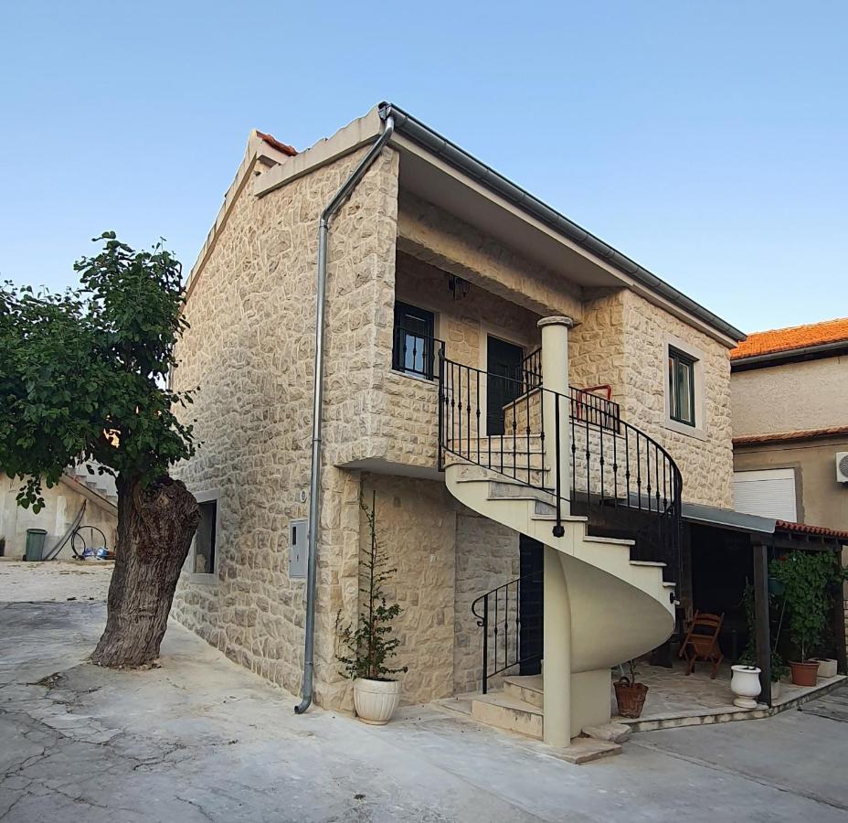 Holiday Home Jakov ビビニェ エクステリア 写真