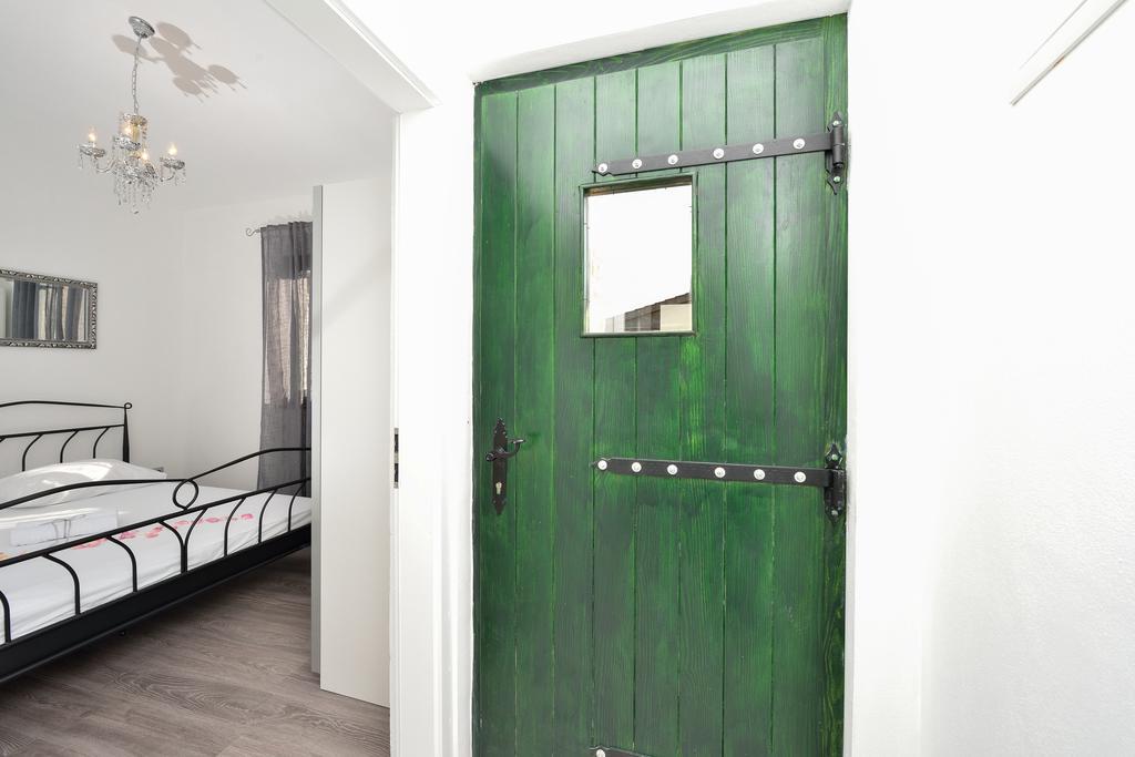 Holiday Home Jakov ビビニェ エクステリア 写真