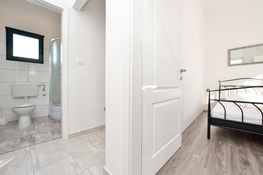 Holiday Home Jakov ビビニェ エクステリア 写真