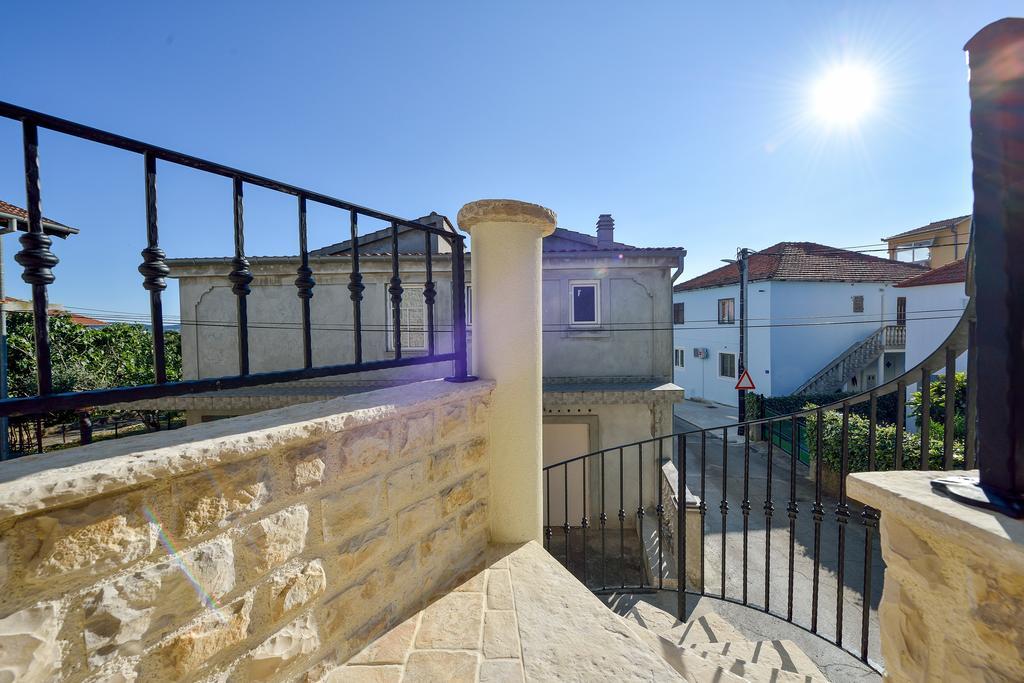 Holiday Home Jakov ビビニェ エクステリア 写真