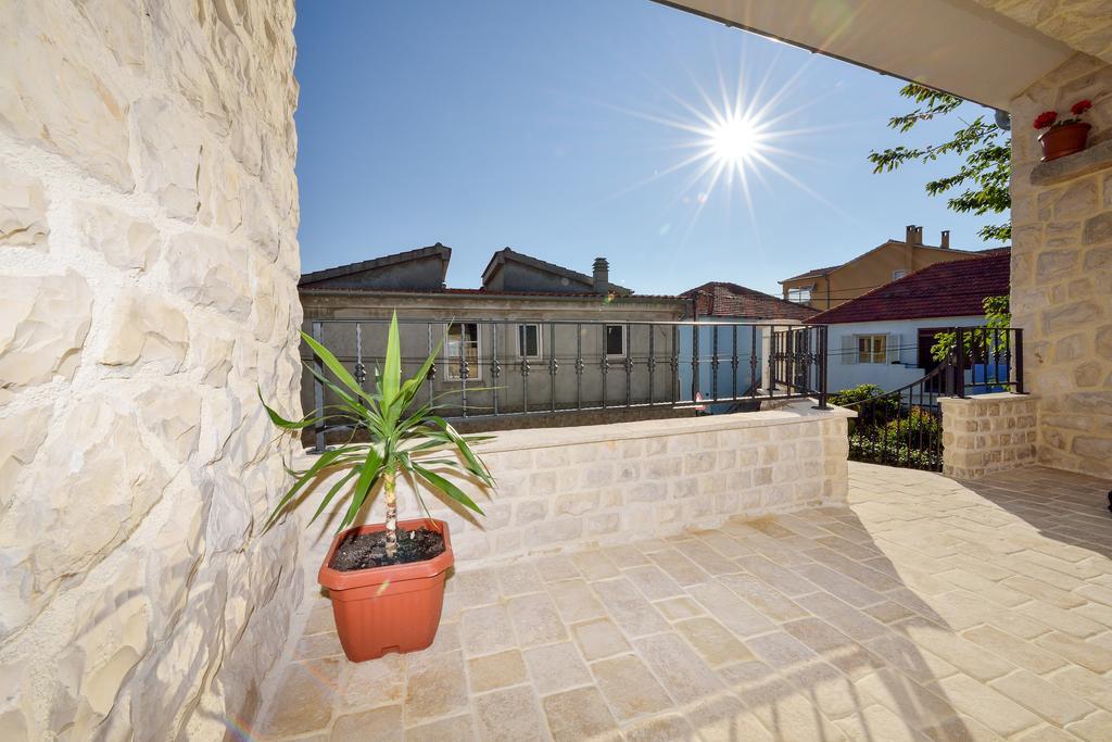 Holiday Home Jakov ビビニェ エクステリア 写真
